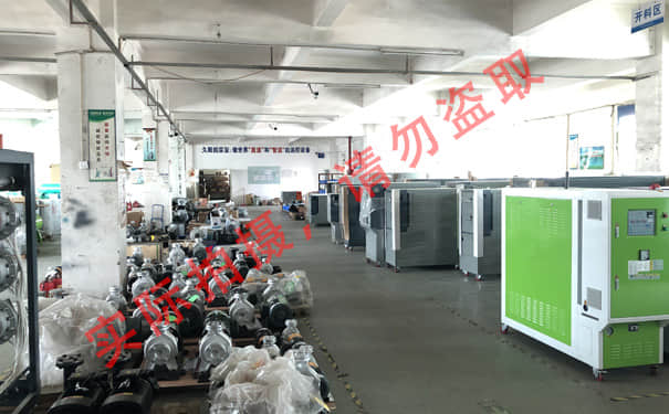 久阳机械各类泵及待开料仓库